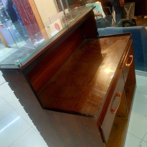 reception counter for sale urgent 4