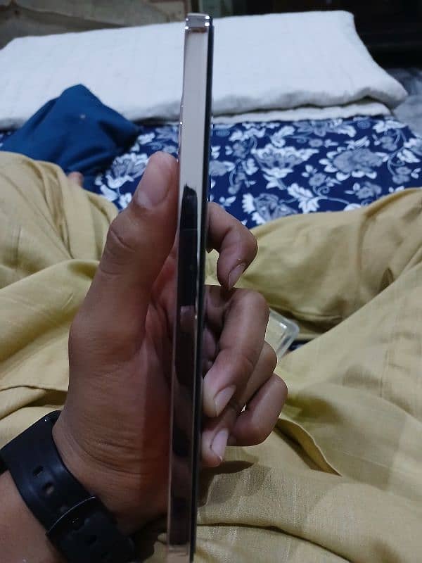 oppo reno 12 F 1