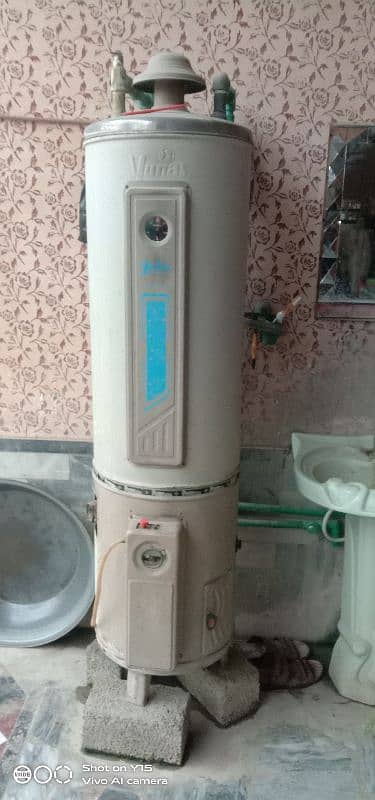 yunas company  35 gallan gas/electric gryser (use) in good condition. 2