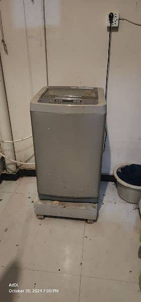 lg full automatic washing machine(minor fault) 0