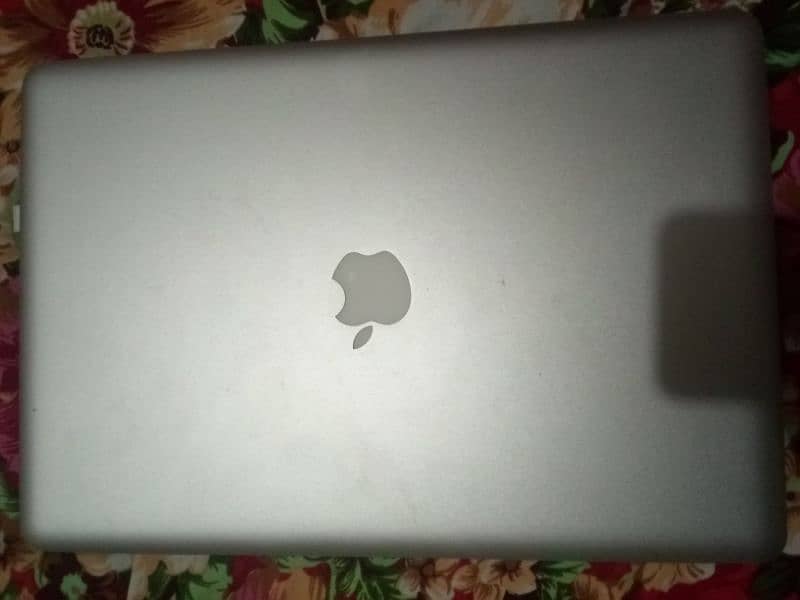 MacBook pro 2011 2