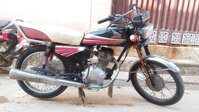 Honda125 model2010 mirpur khas sindh number ha urgent ha 5