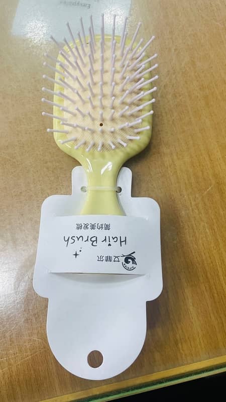 Small Hair brush 1