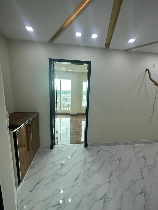 Studio Apartment On Easy Instalment in Doctor Heights Bahria Town Lhr 24