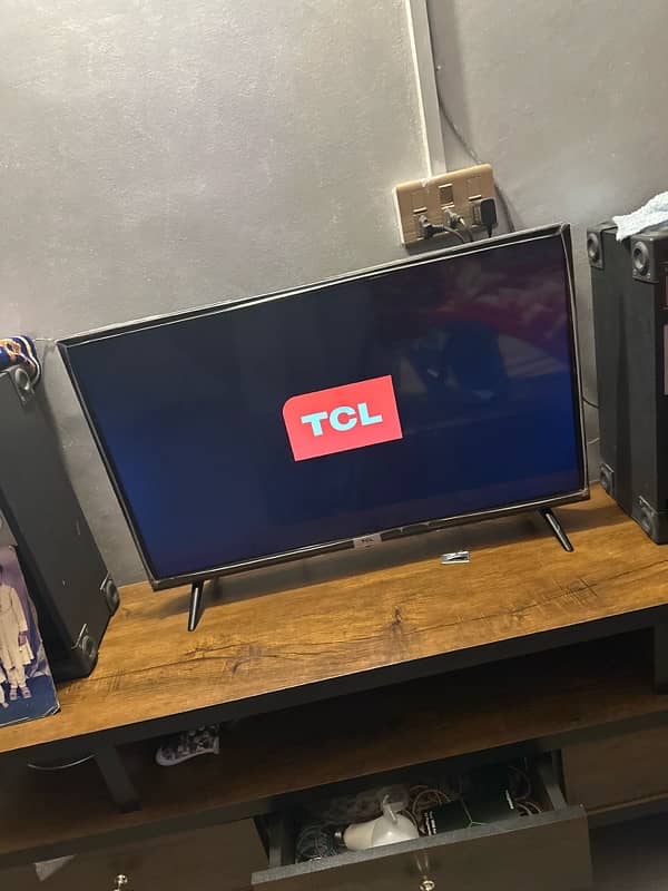 TCL 32” Android tv 1