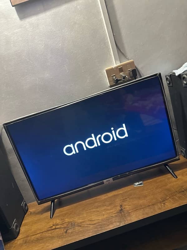 TCL 32” Android tv 2