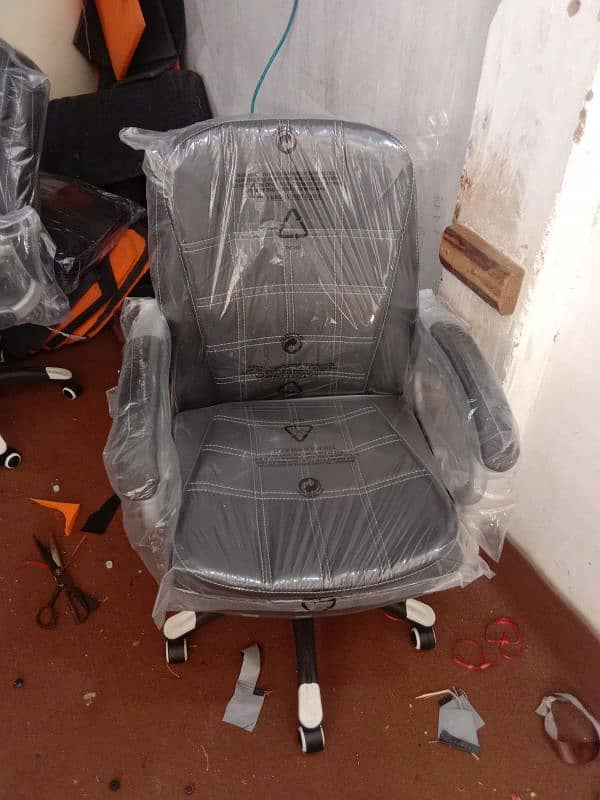 chair / office chair / boss chair / executive chair / gaming chair 17