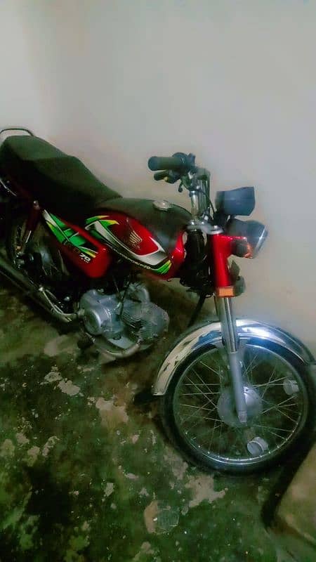 Honda CD 70. 3