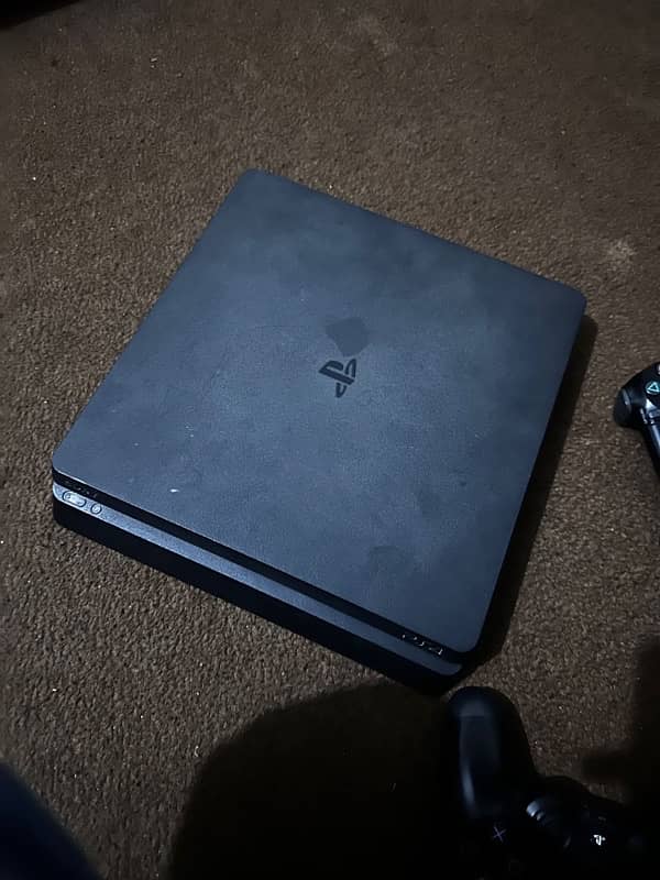 PS4 slim version 5