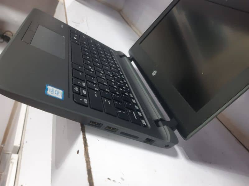 HP g2 core i3 6th generation 4GB ram 500GB hard disk screen 12.5inches 6