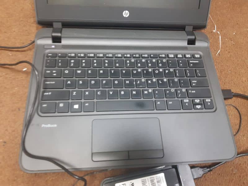 HP g2 core i3 6th generation 4GB ram 500GB hard disk screen 12.5inches 10