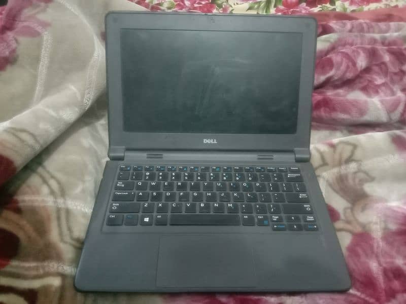 Dell Latitude 3160 2