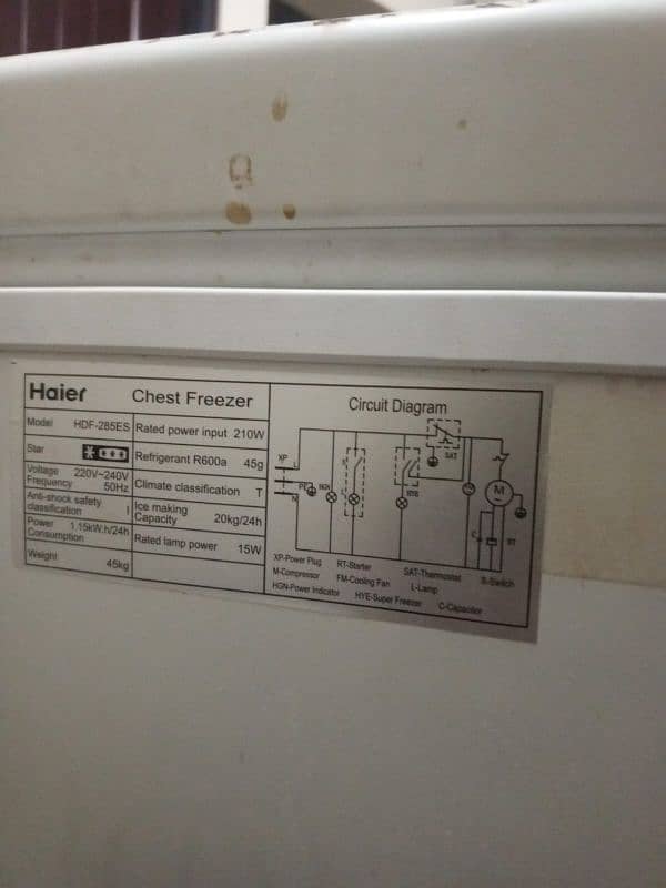 deep freezer in excellent condition 3