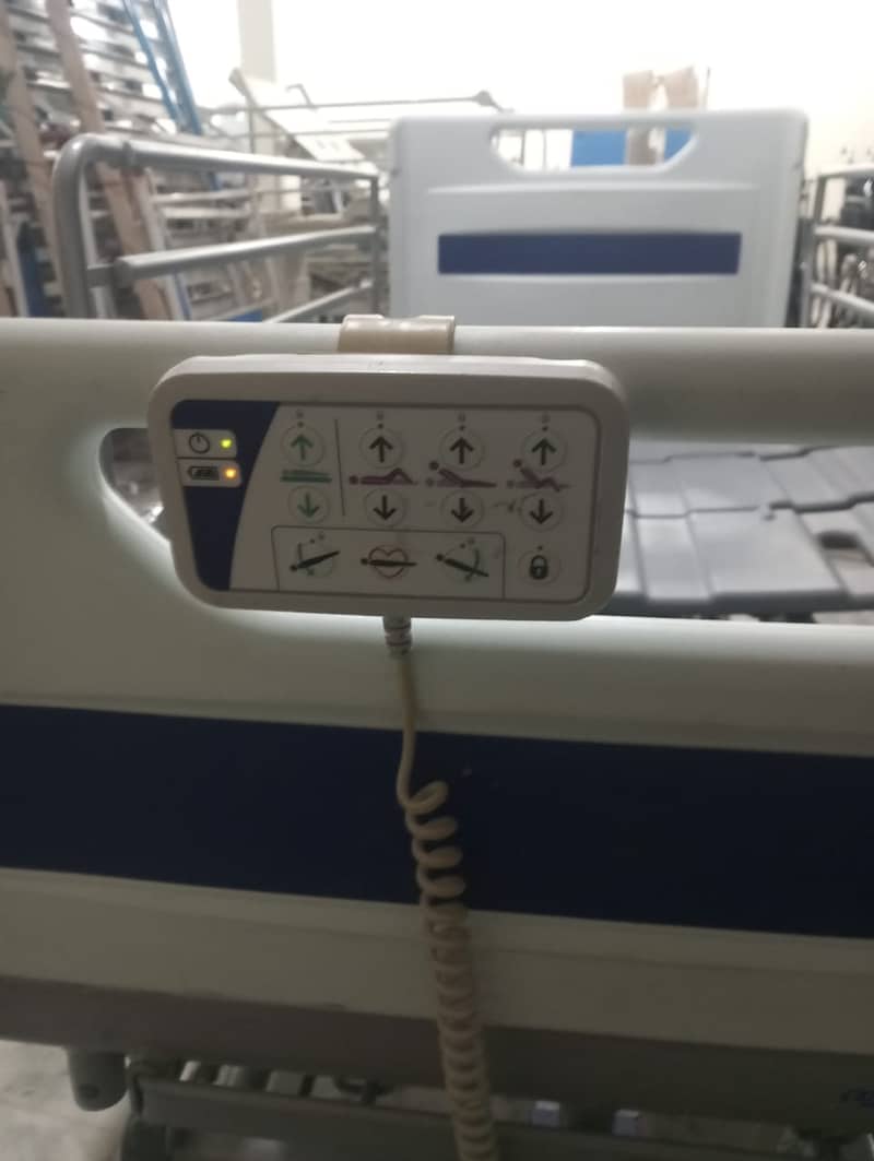 Hospital Bed  / Patient Bed / Medical Bed , Surgical / ICU beds 8