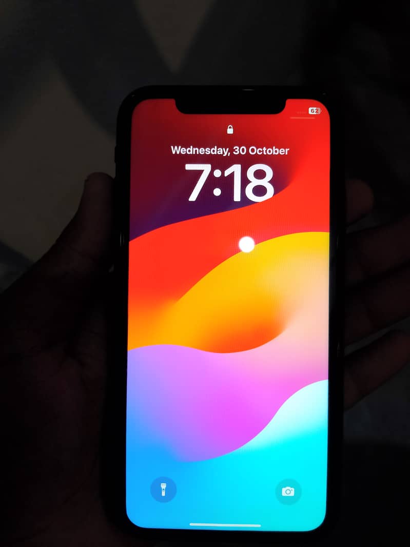 iPhone XR (0317 5283560) 1