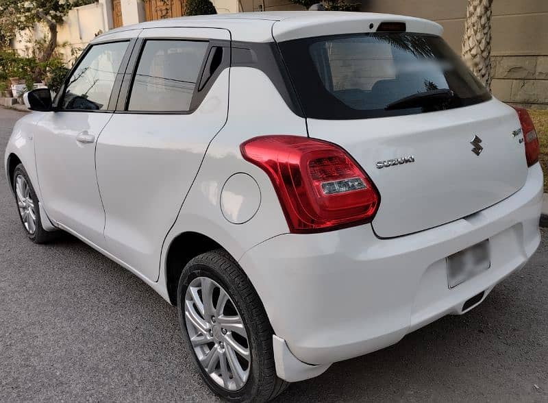 Suzuki Swift GL CVT 2022 4