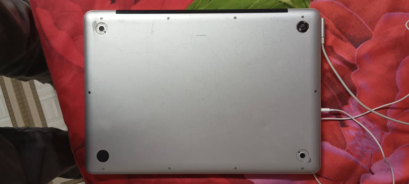 Apple MacBook Pro (13-inch, Mid 2009) 4