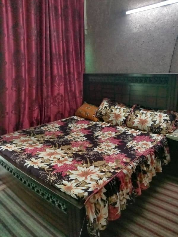 wooden double bed sale in good condition 1