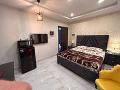 ONE BEDROOM FURNISHED DAILY BASIS APPARTMENT FOR RENT IN TALHA BLOCK SECTOR E BAHRIA TOWN LAHORE