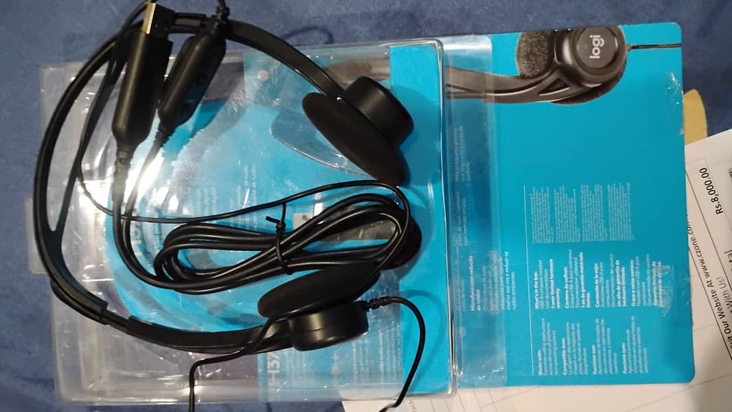 Logitech H370 headphones 1