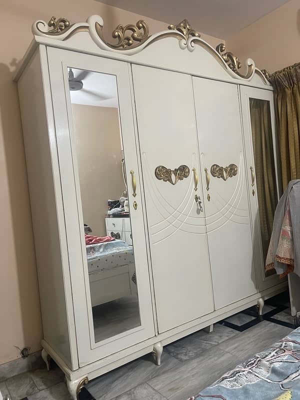 king size bedroom set deco white and  golden 3-4 yr used 4