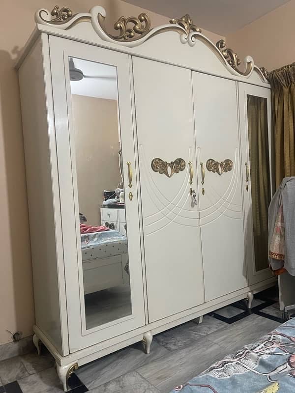 king size bedroom set deco white and  golden 3-4 yr used 6