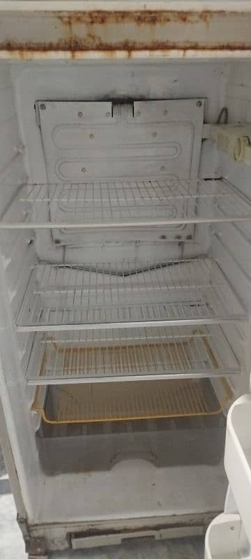 dowlance  frige for sale  hay 5