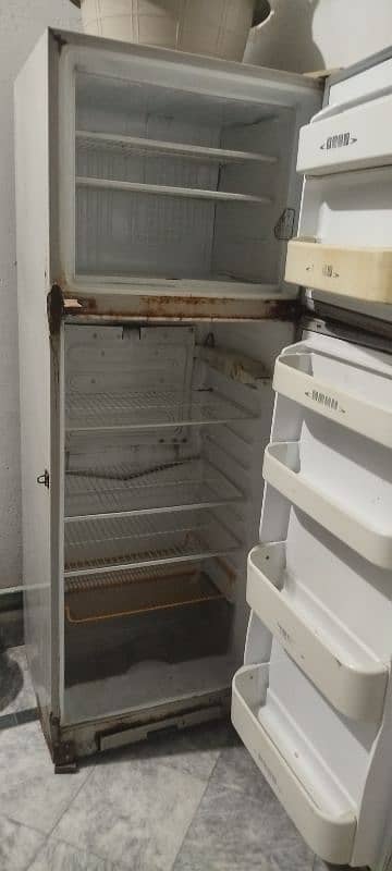 dowlance  frige for sale  hay 6