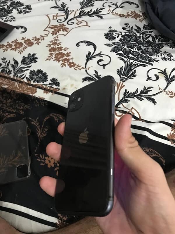 iPhone 11 (PTA APPROVED) 3