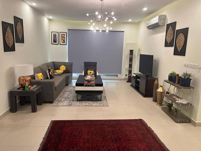 ONE BEDROOM FURNISHED DAILY BASIS APPARTMENT FOR RENT IN TALHA BLOCK SECTOR E BAHRIA TOWN LAHORE 2