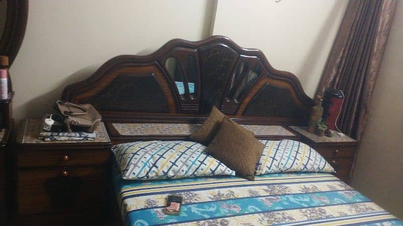 Wood bedroom furniture 3