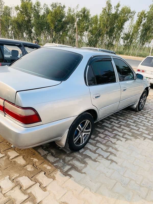 Toyota Corolla XE 2001 1