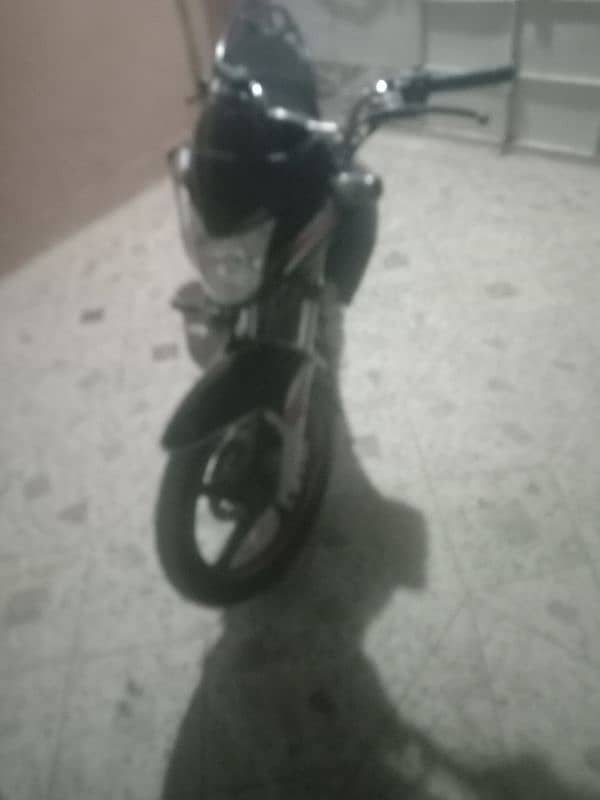 Honda CB 150 F in good running condition all files complete 4