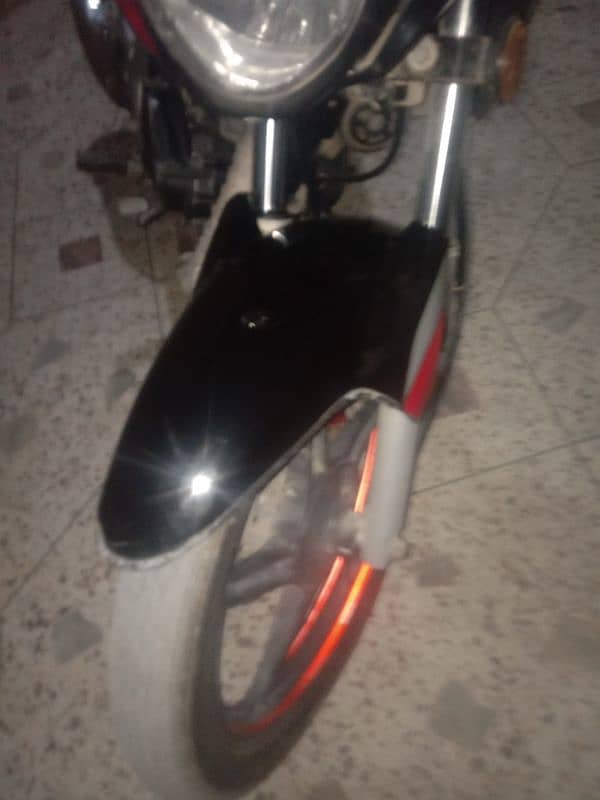 Honda CB 150 F in good running condition all files complete 6