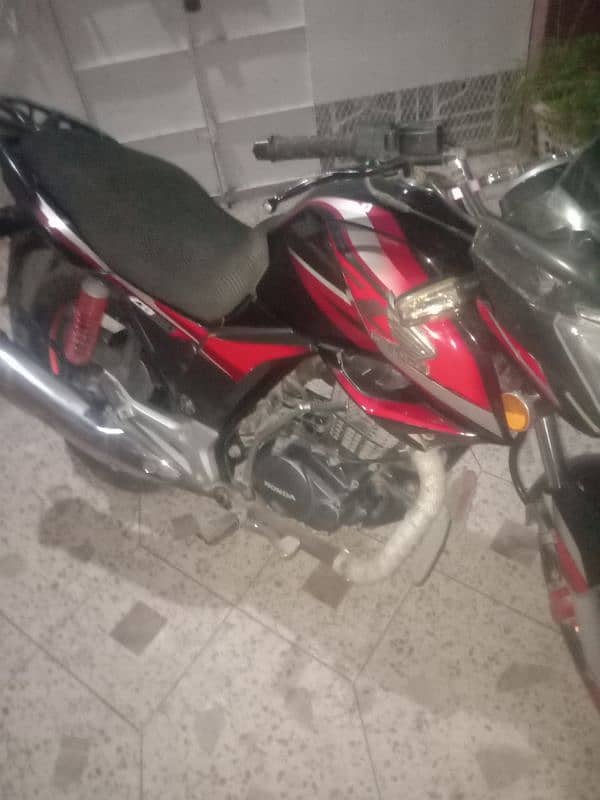 Honda CB 150 F in good running condition all files complete 7