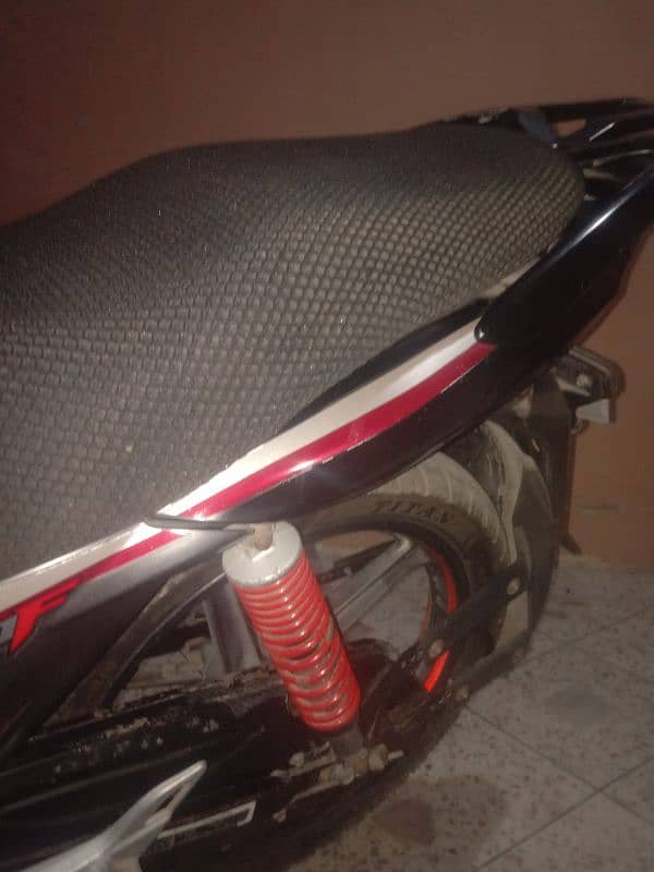 Honda CB 150 F in good running condition all files complete 9