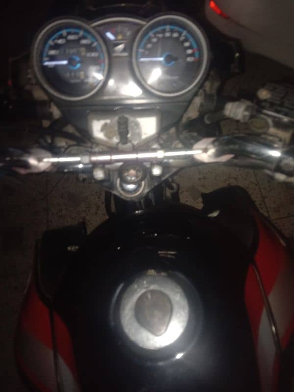 Honda CB 150 F in good running condition all files complete 10