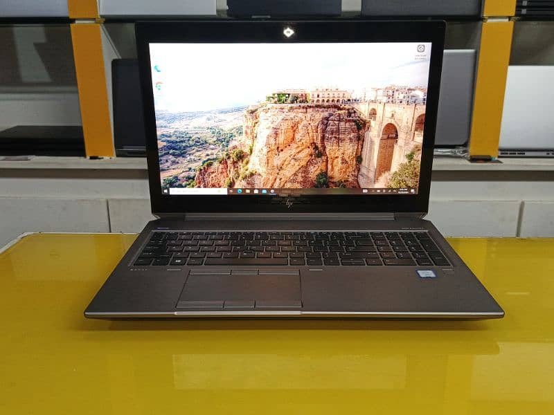 HP ZBOOK 15-G5 5