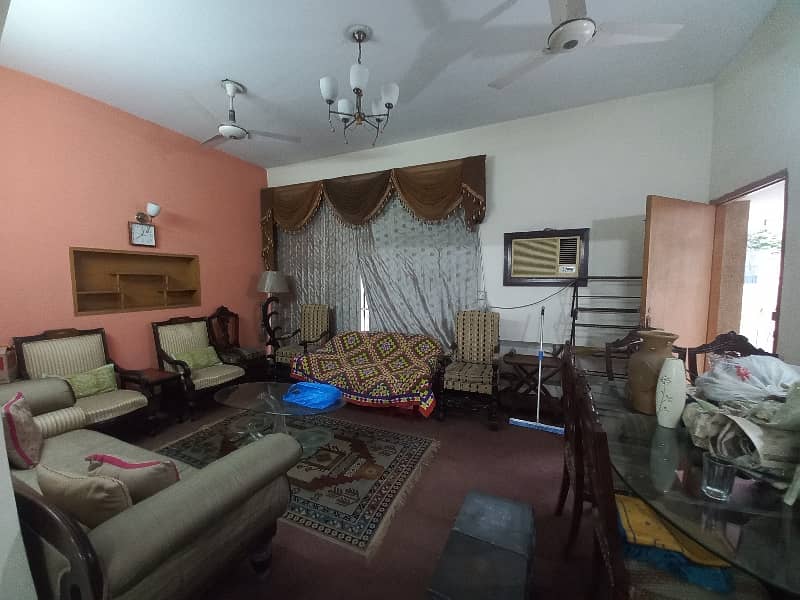 10 Marla Corner House Good Location Raza Block Allama Iqbal Town Lahore (Video Available) 0