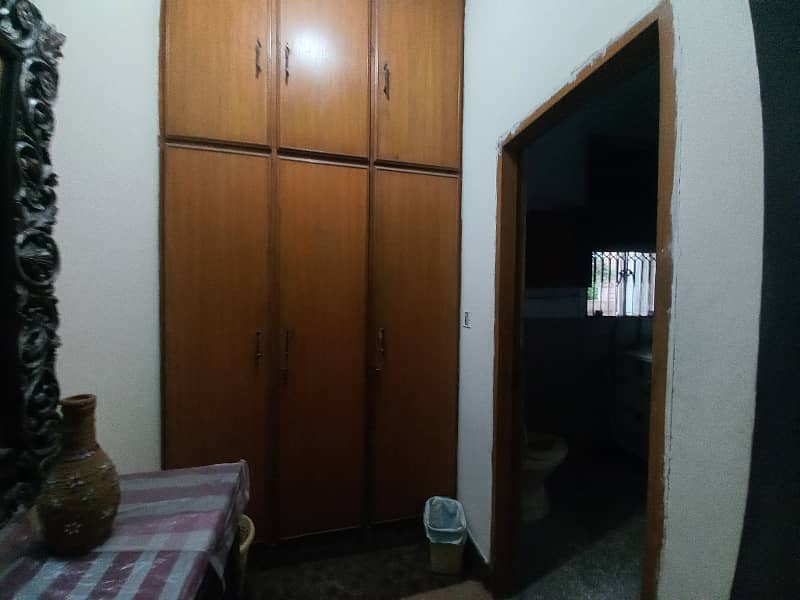 10 Marla Corner House Good Location Raza Block Allama Iqbal Town Lahore (Video Available) 5