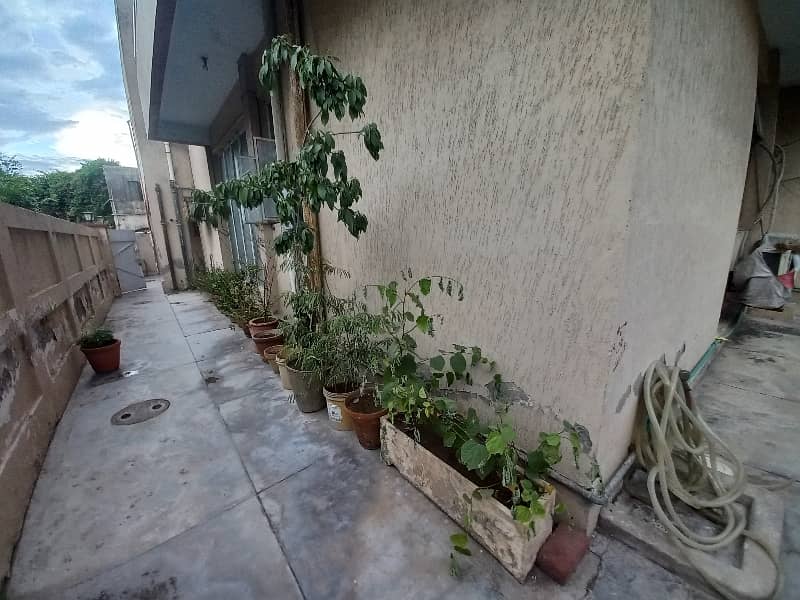 10 Marla Corner House Good Location Raza Block Allama Iqbal Town Lahore (Video Available) 11