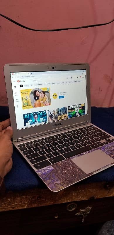 Chrome Book Samsung Comdition 10 By 10 0