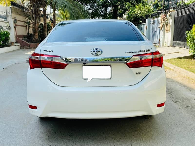 Toyota Corolla Altis 2015 1