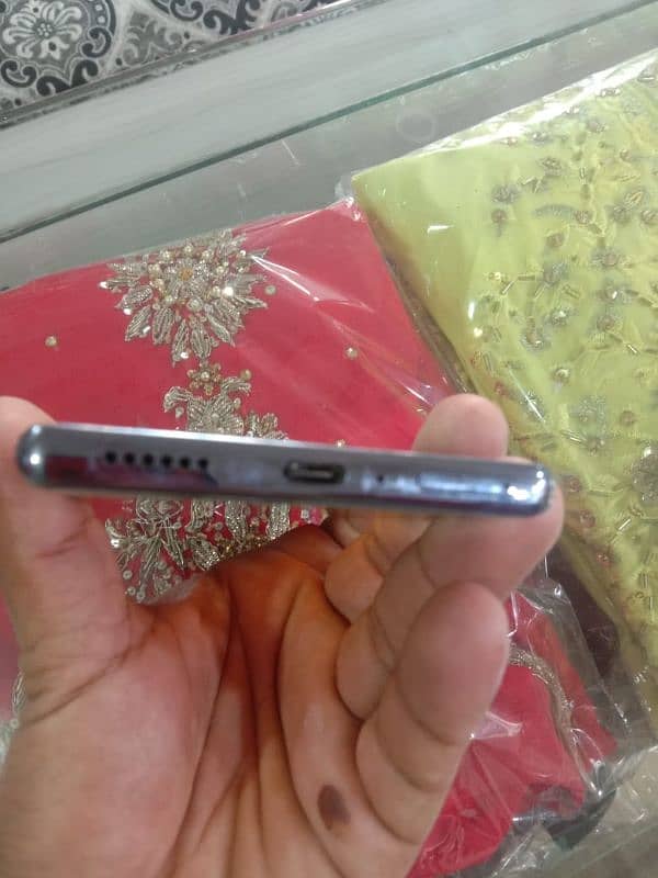 Techno spark 20 pro plus      contact Number  ( 03094135790) 4