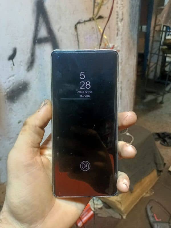 OnePlus8 screen par line hai minar se back new Dala gi ya orgina lgi h 5