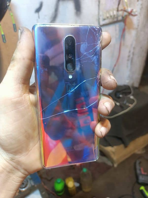 OnePlus8 screen par line hai minar se back new Dala gi ya orgina lgi h 6