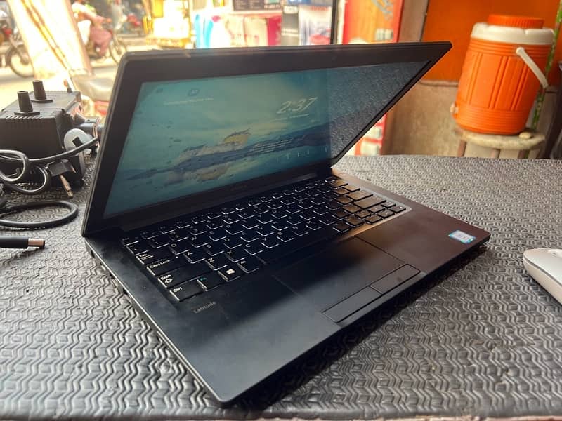 Dell Latitude 7820 i5 7th Gen 8/256 SSD 2