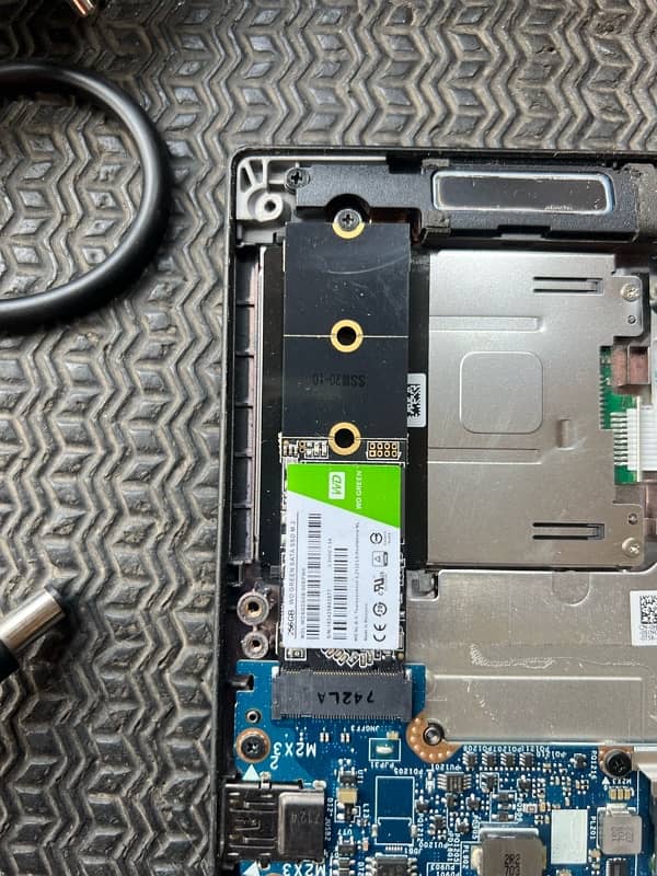 Dell Latitude 7820 i5 7th Gen 8/256 SSD 12