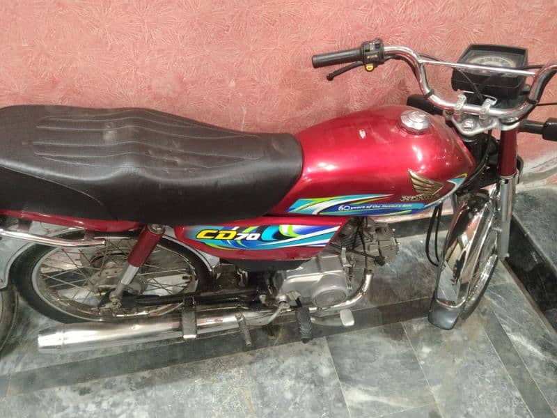 Honda CD 70 red colour 0