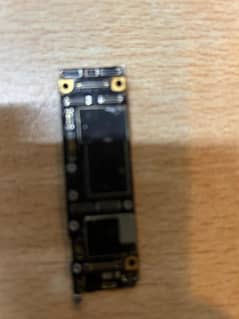 iphone 11 Kay spare parts hain board b hai camera b hai  bettry strip